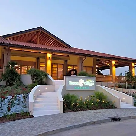 Stunning With Private Garden And Huge Shared Pool - Beahost Hotel Lignano Sabbiadoro